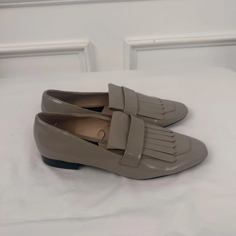 Mango MNG Taupe Grey Patent Kiltie Fringe Loafers Almond Toe‎ Flats EU 37